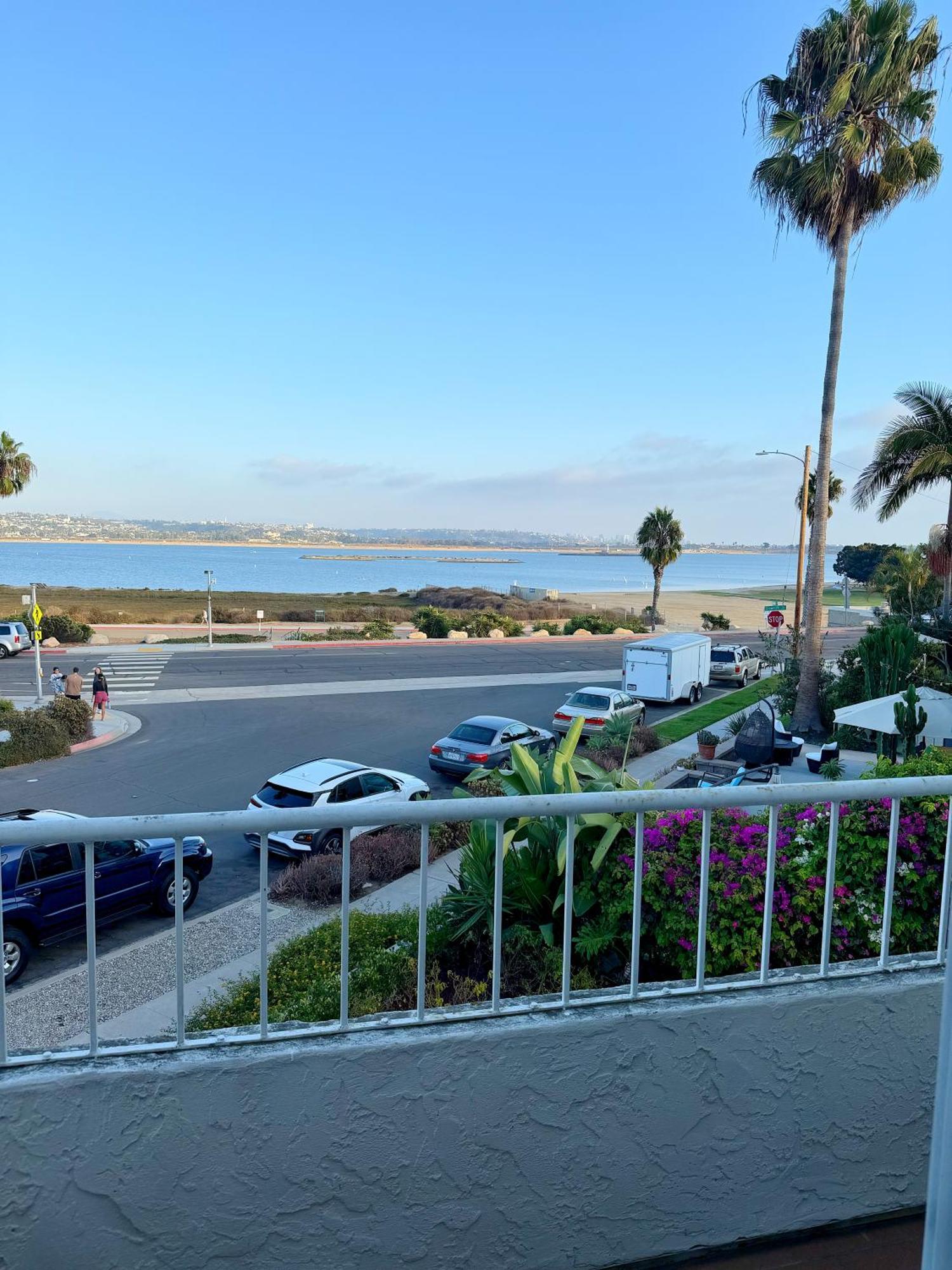 Panoramic View Bayfront Gem 3br
