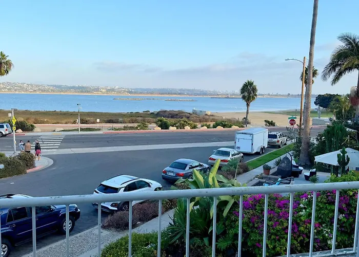 Panoramic View Bayfront Gem 3Br